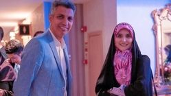 ماجرای جنجالی عادل فردوسی پور و بوسیدن زن غریبه + فیلم