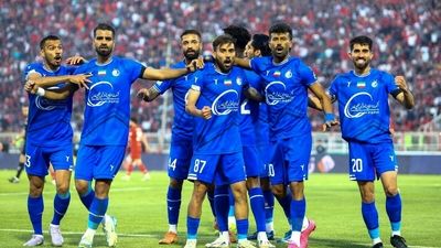 استقلالی‌ها از تهران تا نقش جهان همچنان با ماسک