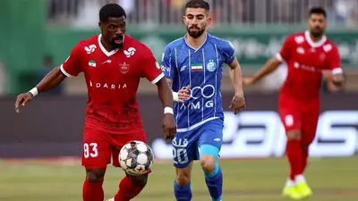 هوادار پرسپولیس: از رنگ آبی و استقلال نفرت دارم!
