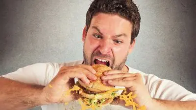 غذا خوردن بعد از چه ساعت خطر افسردگی را بیشتر می‌کند؟