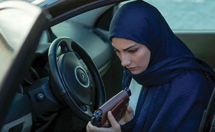 محیا دهقانی