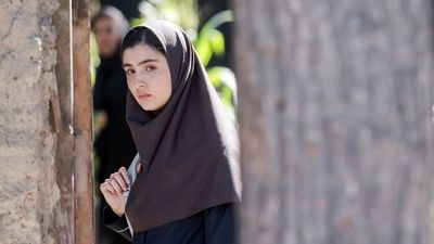 زهرا مددی بازیگر سریال وحشی با استایلی زیبا باز هم درخشید + عکس