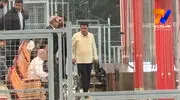 ورود امیر قلعه نویی به جایگاه وی‌آی‌پی برای تماشای تقابل استقلال - گل گهر