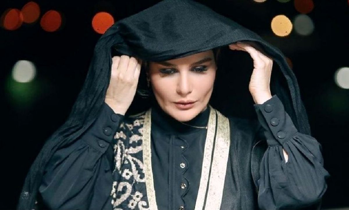 شال بستن به سبک رز رضوی؛ استایلی شیک و خنک برای روزهای داغ تابستان