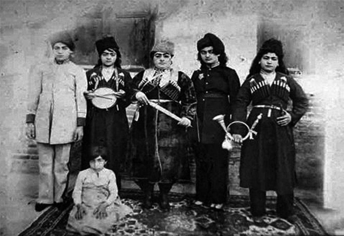 قابی از نوازندگی زنان در دوره قاجار