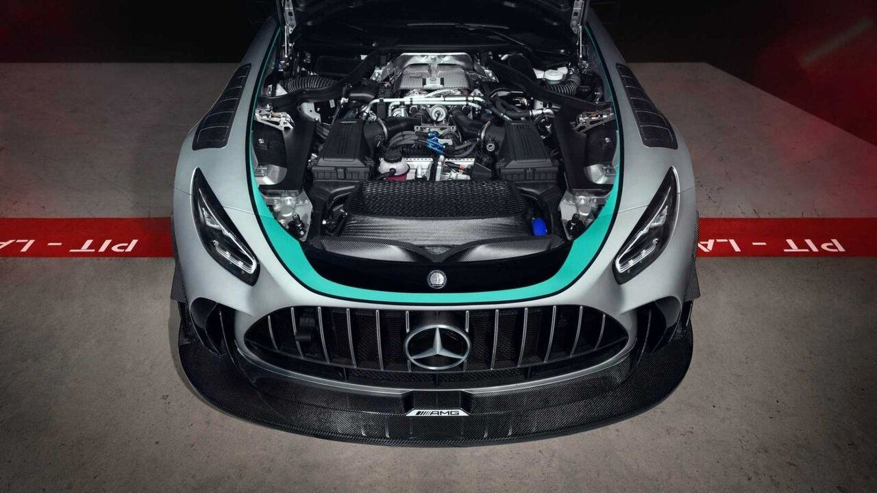 مرسدس AMG GT2 W16