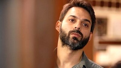 بیوگرافی و حاشیه‌های زندگی رضا بیک ایمانوردی+ عکس همسرش 
