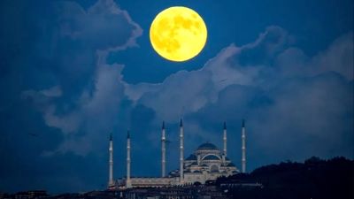 بزرگترین ابر ماه از سال 2019 ؛ ظهور «ماه سگ آبی» در آسمان تهران + فیلم