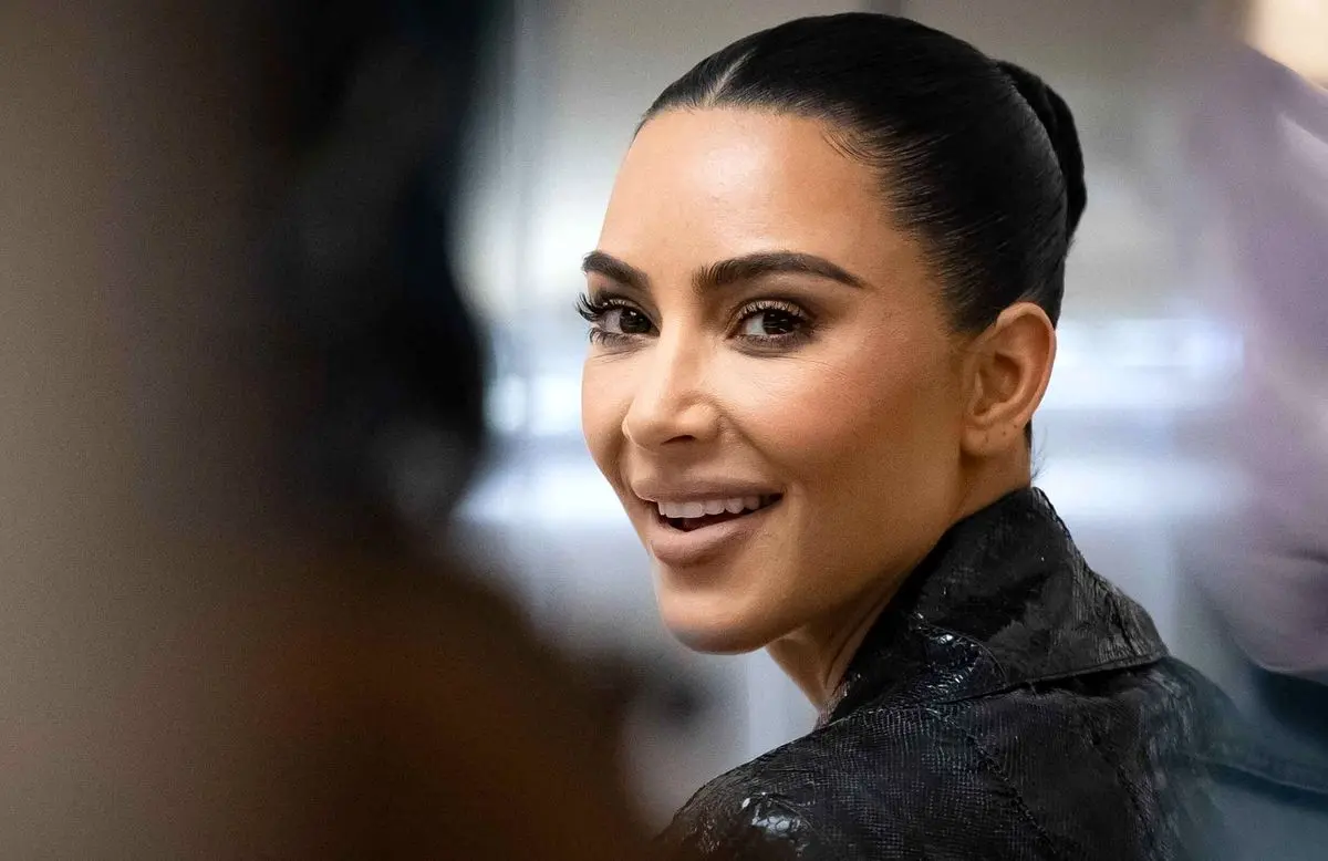 عکس پربازدید کیم کارداشیان بدون عمل زیبایی!