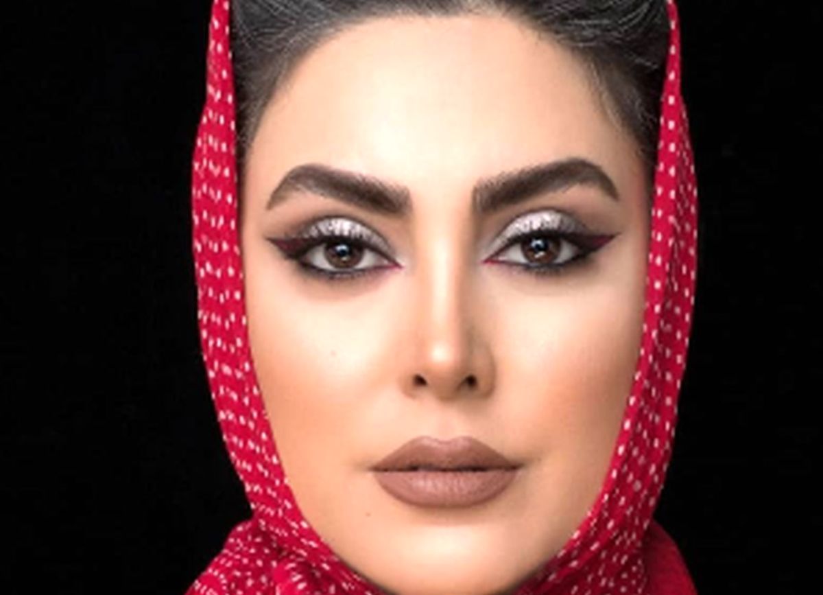 استایل باکلاس نیلوفر شهیدی در کنار دریا برای تبریک تولد این دختر خانم ناشناس +عکس