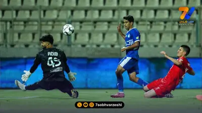 استقلال ـ تراکتور در آستانه تعویق