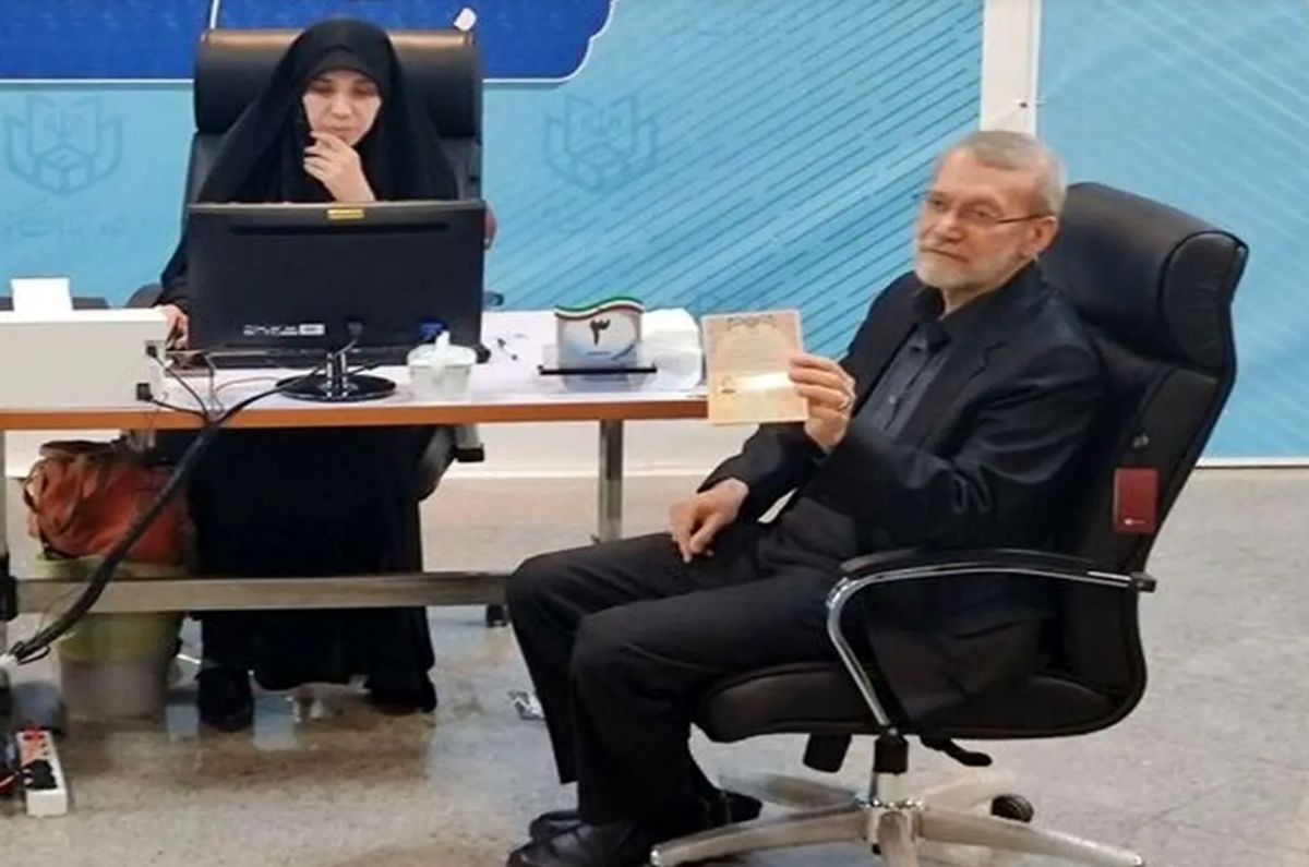 اولین توئیت لاریجانی و هشدار به کاندیداهای انتخابات ریاستجمهوری