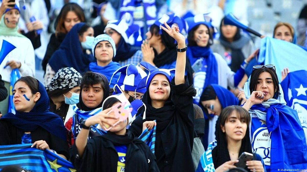 عکس| درخواست زنان استقلالی از بازیکنان؛ پیراهن نمیخواهیم!
