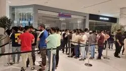 صف‌های طولانی مقابل فروشگاه‌های اپل برای خرید آیفون 18 + عکس و فیلم
