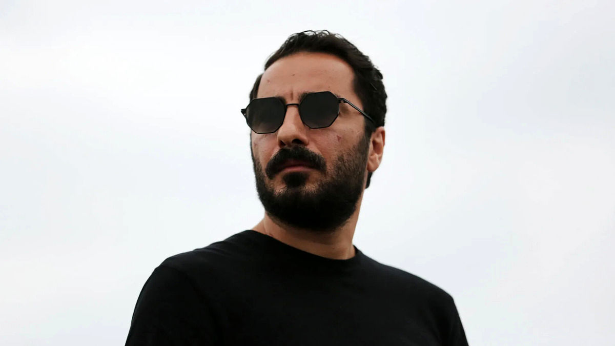 شخصیتی مرموز و کاریزماتیک که خشونت و فلسفه شخصی او، مخاطب را همزمان جذب و میترساند