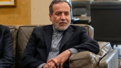عراقچی: معاون گروسی فردا به تهران می‌آید