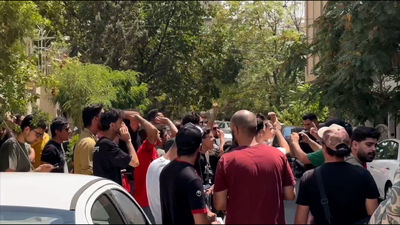 هواداران معترض پرسپولیس: چرا برای ما بازیکن خوب نمی‌گیرید؟