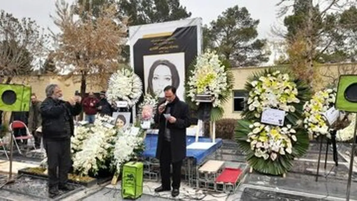 پردیس افکاری کنار مهری ودادیان آرام گرفت