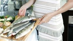زنان باردار ماهی بخورند یا نخورند؟