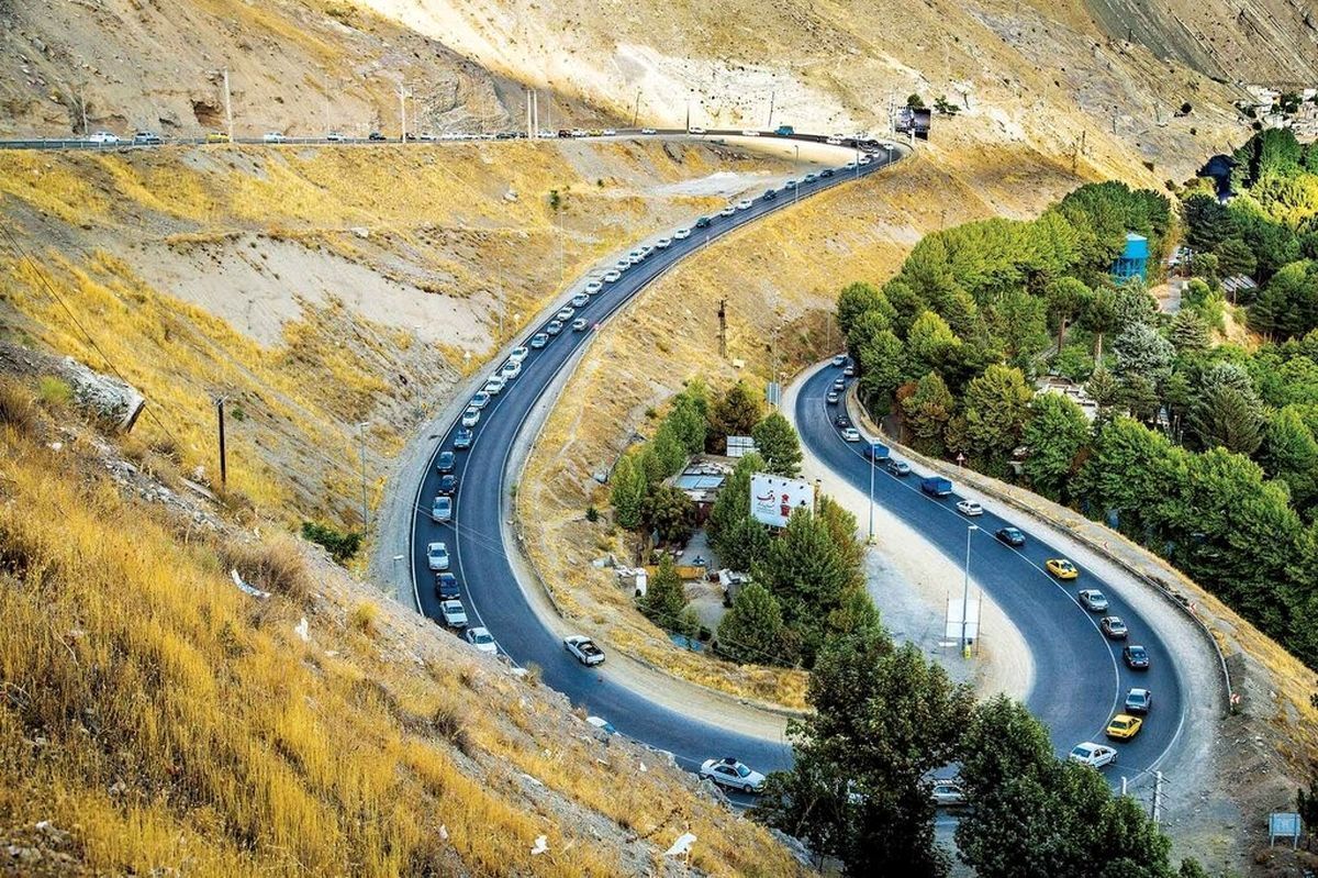 ترافیک در محورهای ورودی و خروجی گیلان همچنان فوق سنگین است