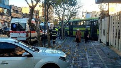 برخورد مرگبار اتوبوس مسافربری با نمازخانه بین‌راهی