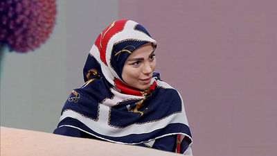 نگاه روز | لحظه‌های بامزه در سفر هوایی دختر کوچولوی محیا اسناوندی با کلاه مهماندار در هواپیما 