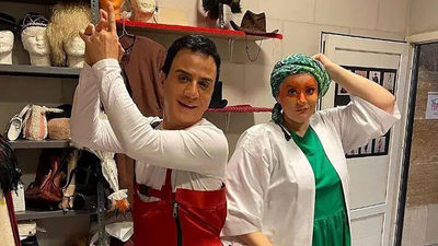 خبر روز | سلفی جدید نعیمه نظام دوست با موهای سفید و رنگ نشده