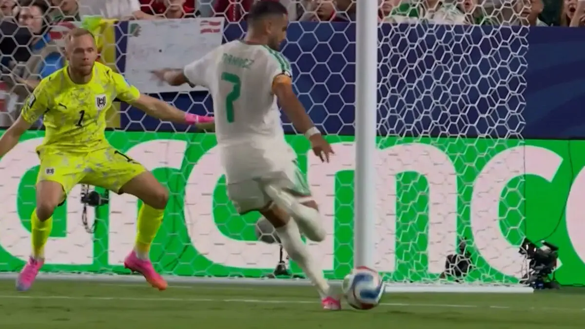 گل سوم الجزایر به اتریش توسط ریاض محرز