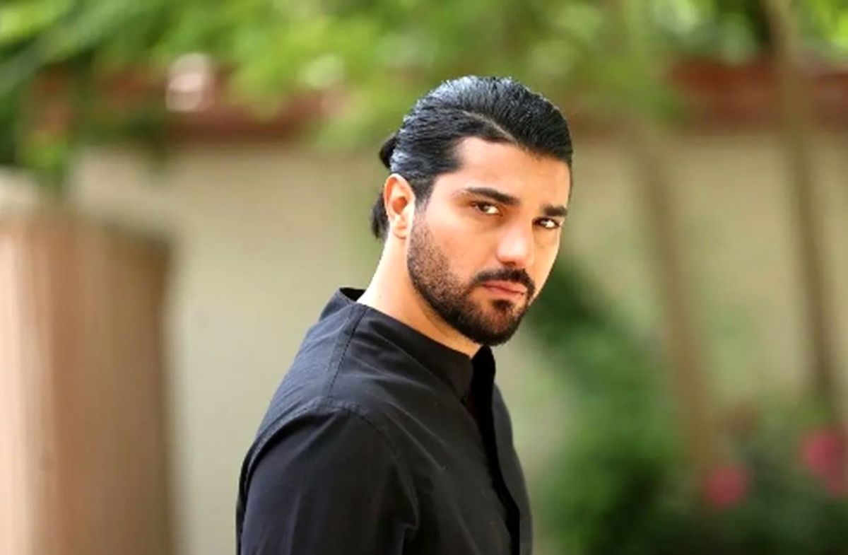 ابراز عشق احساسی سینا مهراد، بازیگر سریال آقازاده به مادر جوان و محجبهاش در ملاعام