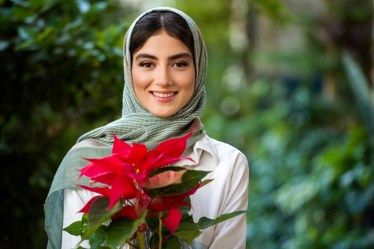 پردیس پورعابدینی با تیپی متفاوت در شیراز