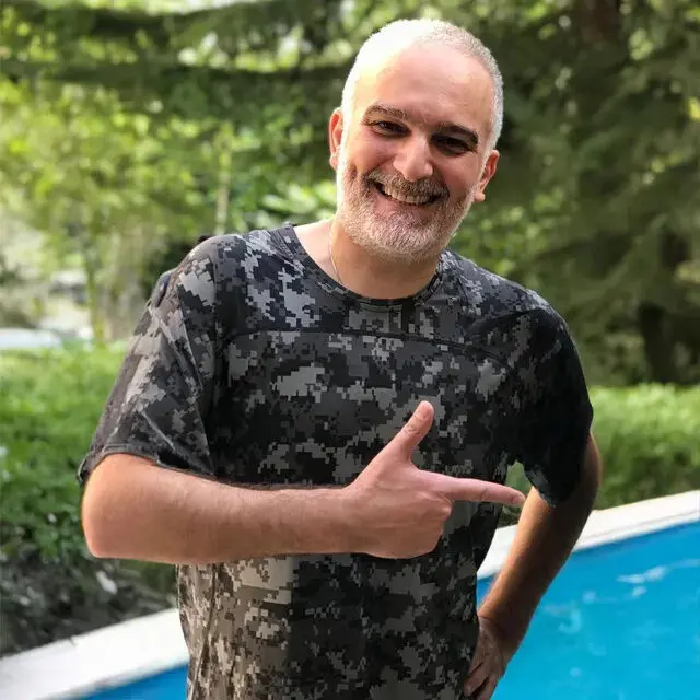 بیژن بنفشه خواه (دکه فروش)