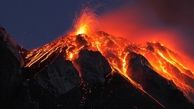 چندین پرواز به دلیل فوران آتشفشان در اندونزی لغو شد