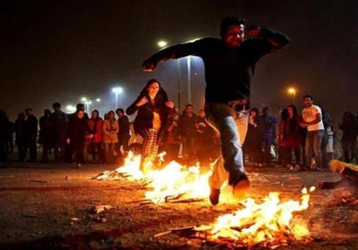 چهارشنبەسوری، رقص آتش در میانه رسم باستان