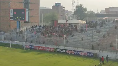 حضور هواداران پرسپولیس در ورزشگاه وطنی قائمشهر