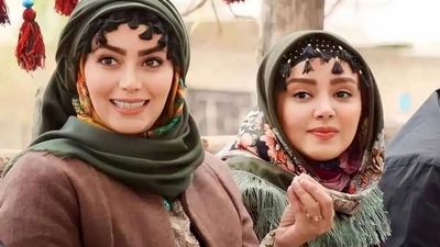 تیپ ساده و زیبای بازیگر نقش شیرین سریال نون خ در تئاترشهر + تصاویر