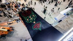 سیاه‌پوش کردن حرم مطهر امام حسین به مناسبت فرا رسیدن ماه محرم + عکس