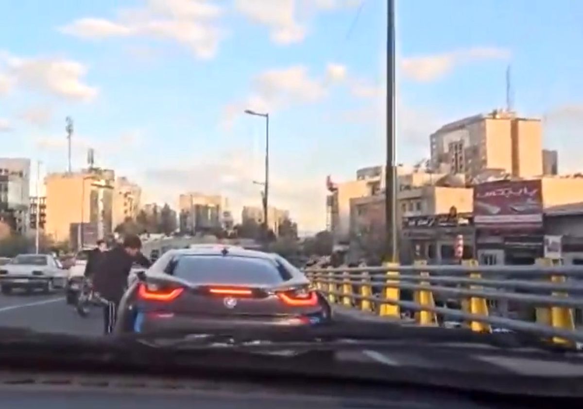 ببینید | زورگیری خونسردانه از BMW در خیابانهای تهران!