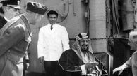 سفر در زمان؛ «پادشاه اول عربستان و اطرافیان در حال خوردن یک شتر کامل»؛ سال 1325