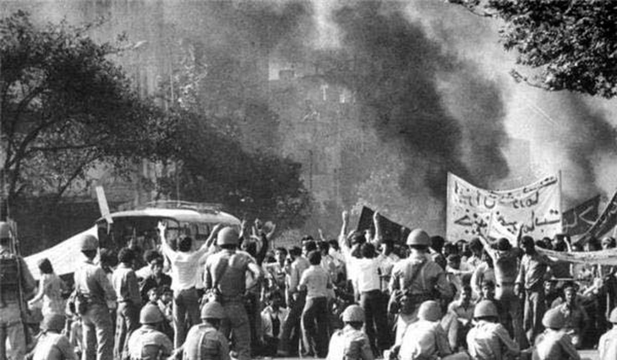 کفنپوشان قیام ۱۵ خرداد؛ جوانانی که با خون خود فریاد آزادی سر دادند