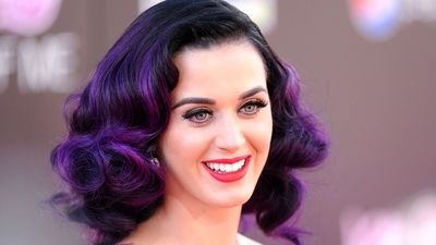 واکنش مامک جمشیدی خواهر پژمان جمشیدی به حواشی سفر برادرش به کانادا/ عکس