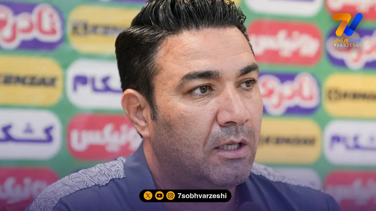 مشت‌های گره کرده نکونام علیه پرسپولیس