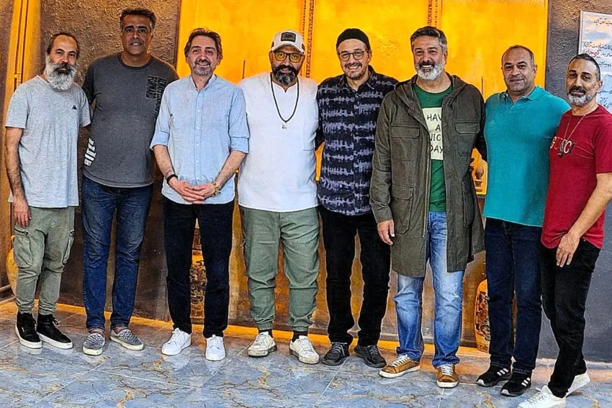 دور همی حمیدرضا پگاه با دوستانش 1