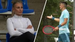 مشاجره عجیب تنیسور استرالیایی با ‌دوست دخترش حین مسابقه‌!