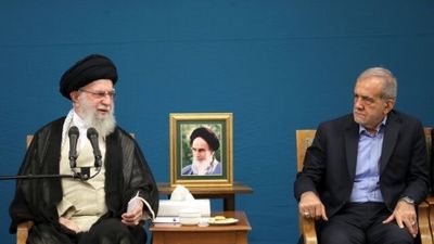 رهبر انقلاب: دعوت به مذاکره از سوی آمریکا فریب است 