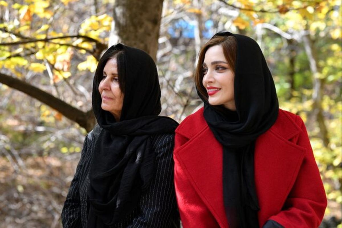 بهنوش طباطبایی، صابر ابر و الناز ملک؛ ترافیک سینماییها در سالنهای تئاتر