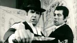 سفر در زمان | عکس دیده نشده بهروز وثوقی و عباس شباویز بعد از بردن جایزه