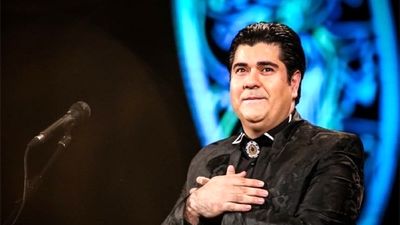  اجرای سالار عقیلی در دریاچه چیتگر تهران در شب گذشته + عکس