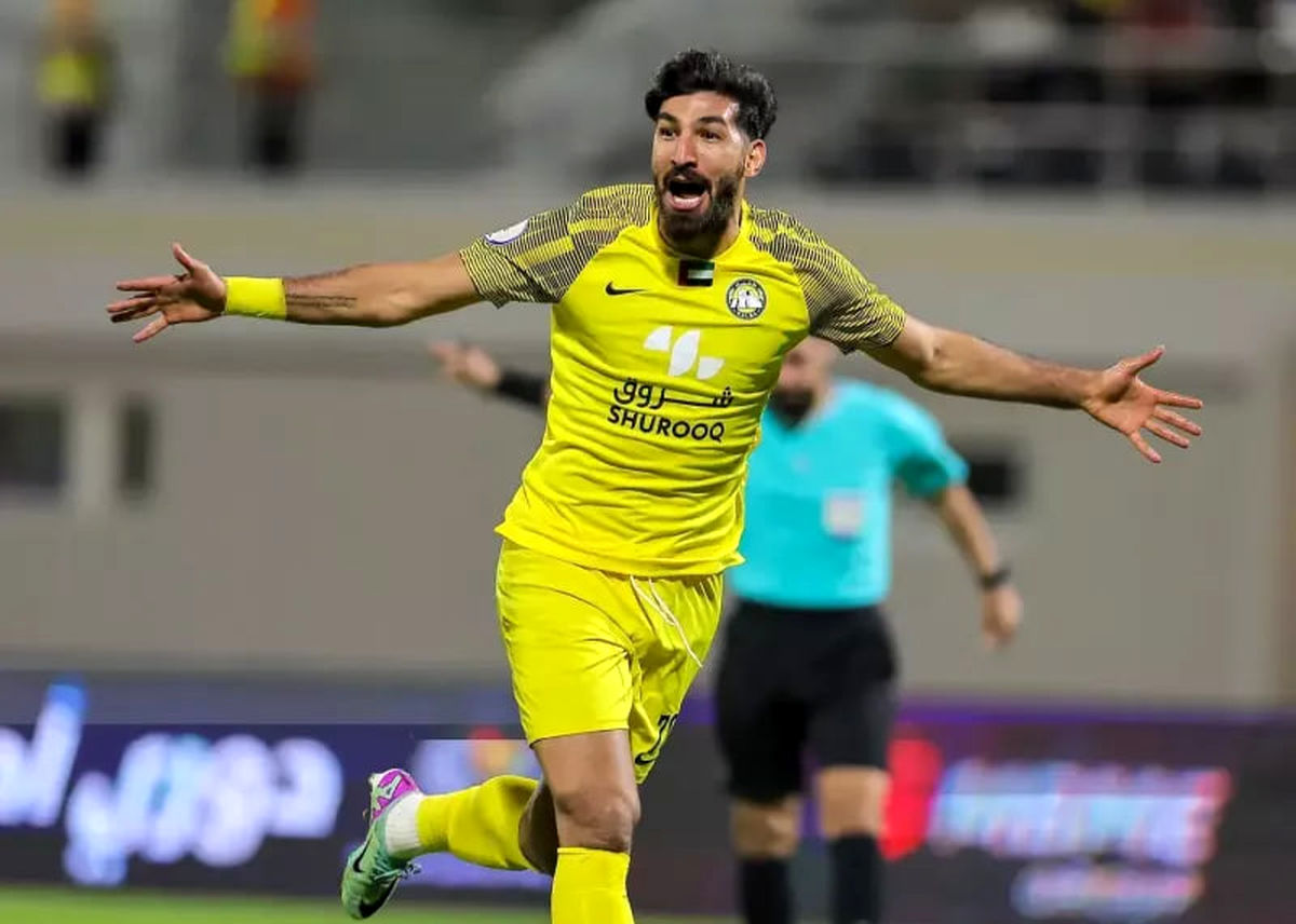 جنگ استقلال، پرسپولیس و تراکتور برای یک بازیکن