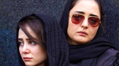 قاب صمیمی نرگس محمدی و الناز حبیبی