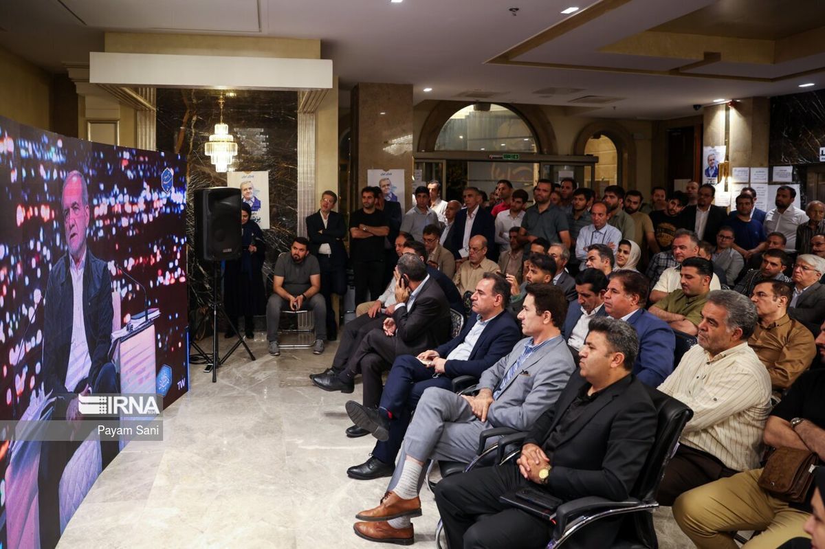 امشب سومین مناظره انتخاباتی برگزار میشود